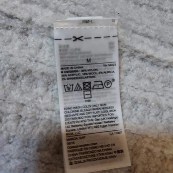 GAP Cardigan - Picture 3 of 4